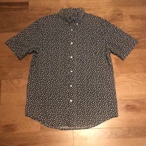 Medium Men’s Patterned Button Down